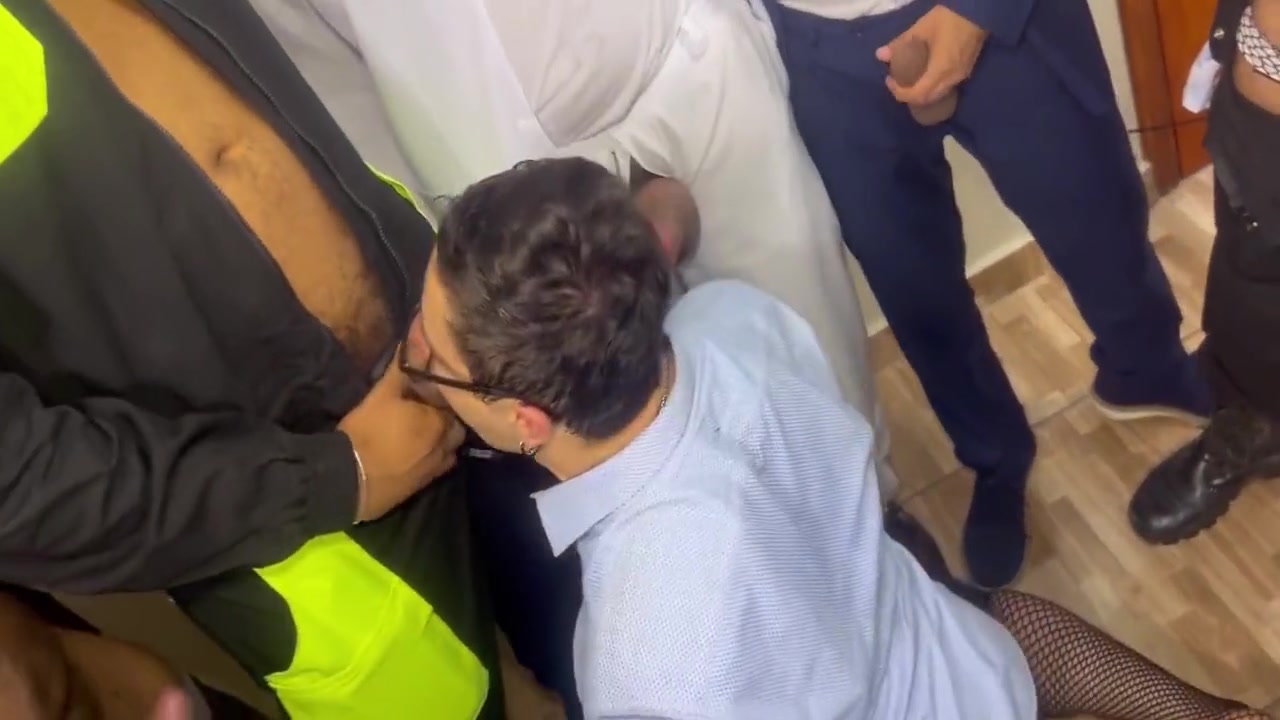 Yuri Gaucho, Black Crioulo And Douglas Machado In Profissonais Fodendo O Cliente E Garantindo O Bonus Do Mes - Sexo Gay Parodia - Sexo Interracial Brasil