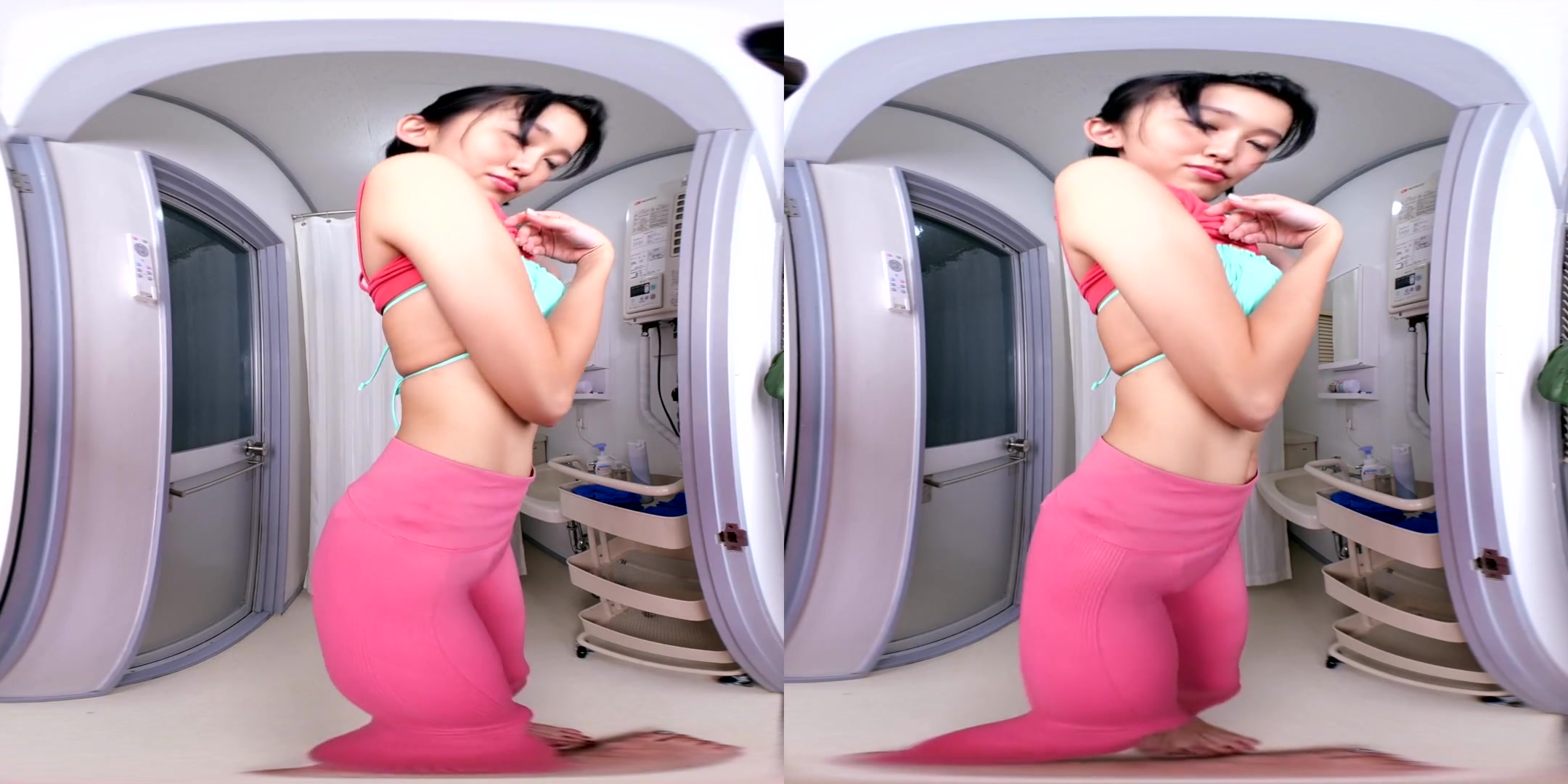 Ryoko SakimuraApartment Days! Ryoko Sakimura Act 1 - Asian Yoga Shower
