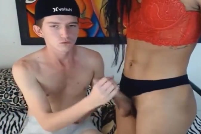 Couple shemale sucking dick on webcam