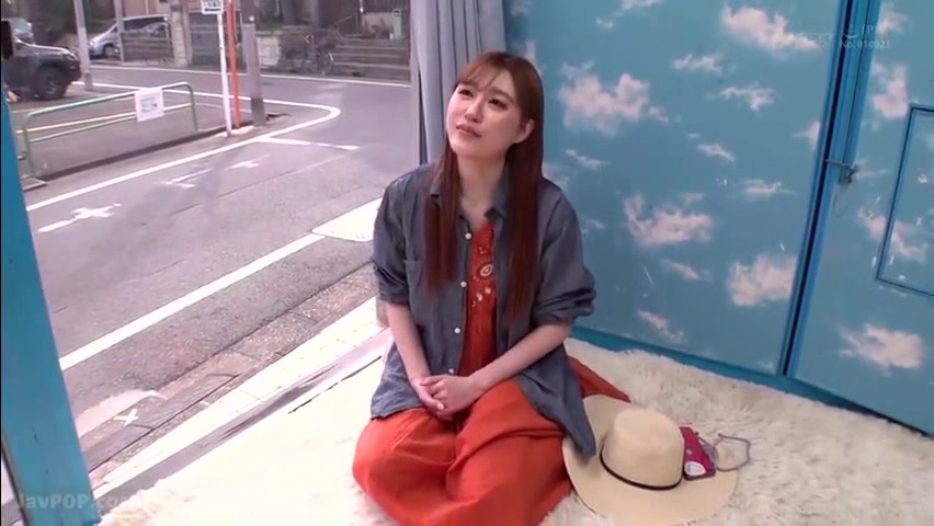 240416丈の長い洋服を着る奥さまとb4
