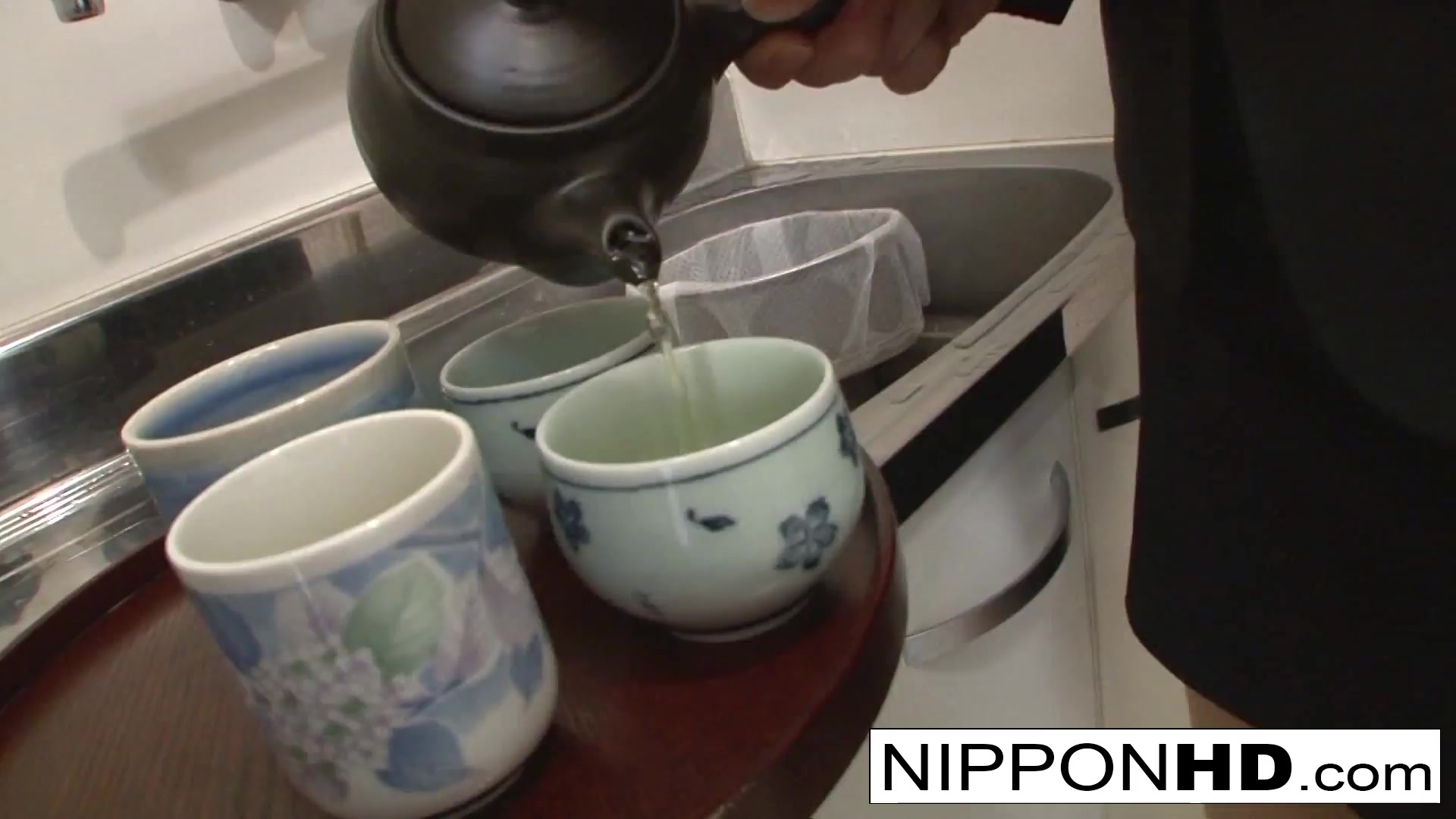 Sexy Asian Office Girl Blows Her Coworkers - NipponHD
