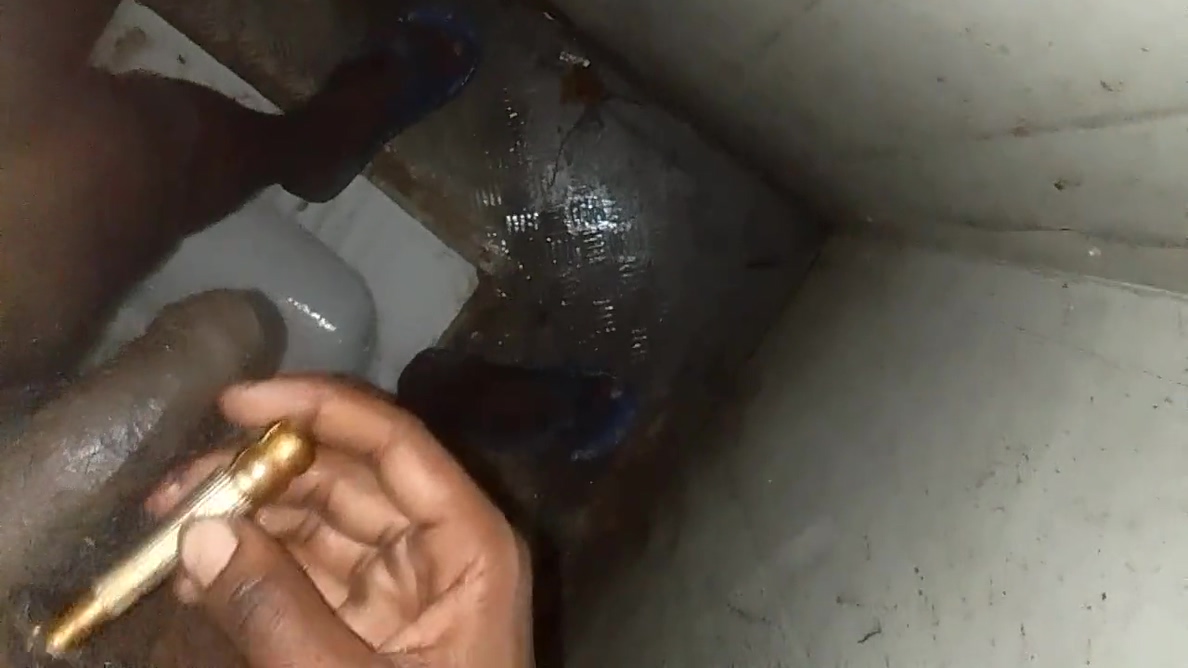 Indian Boy Remove Jaat Chhilna