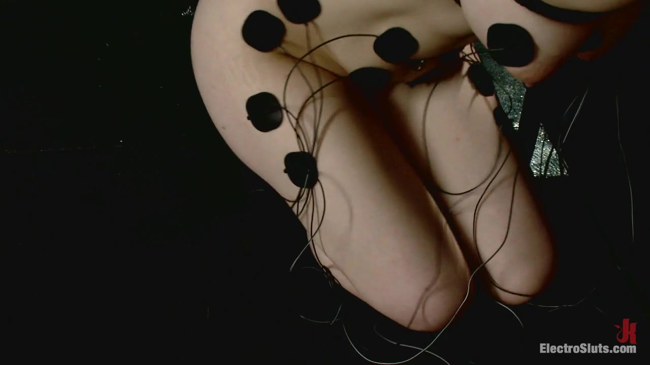 Bobbi Starr Naidyne in Naidyne Is The 19 Year Electroslut Next Door - Electrosluts