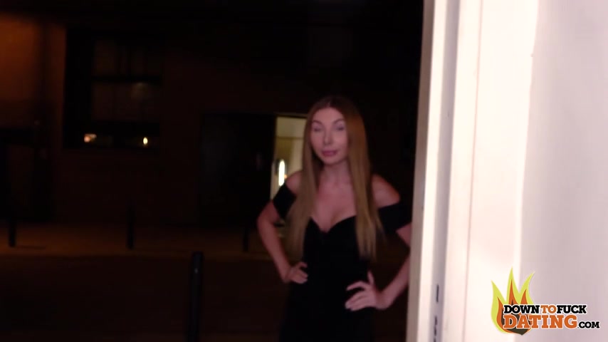 Marylin Crystal: Fucks On The First Date