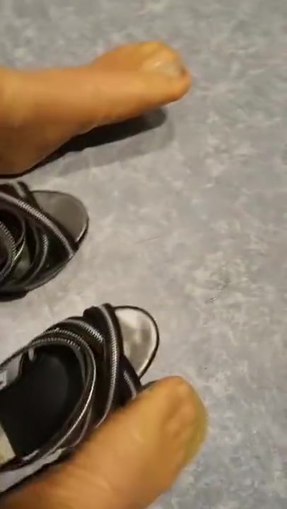 Feet torture in heels
