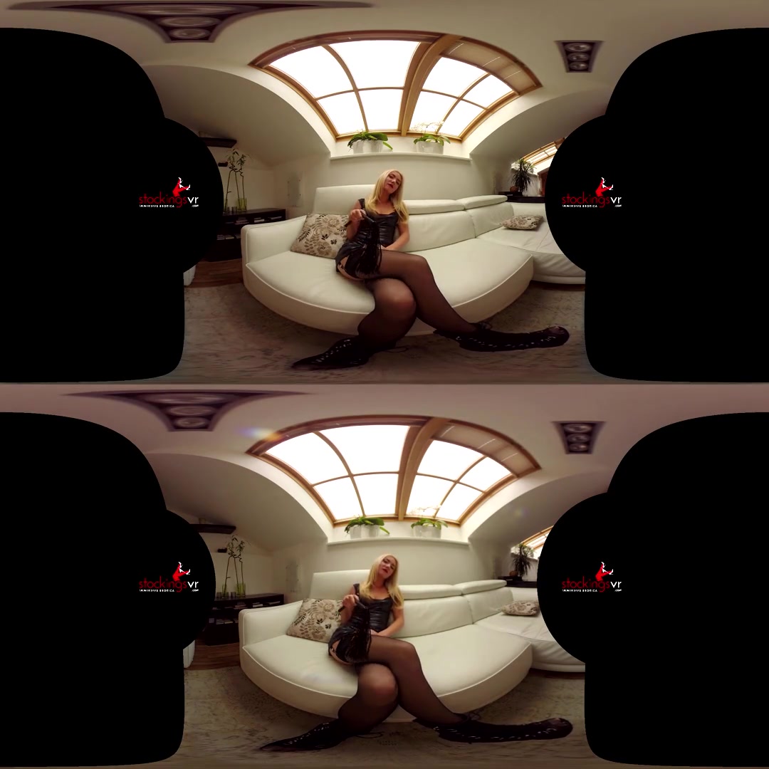 Victoria Puppy in Crotchless C*nt Victoria Puppy - StockingsVR