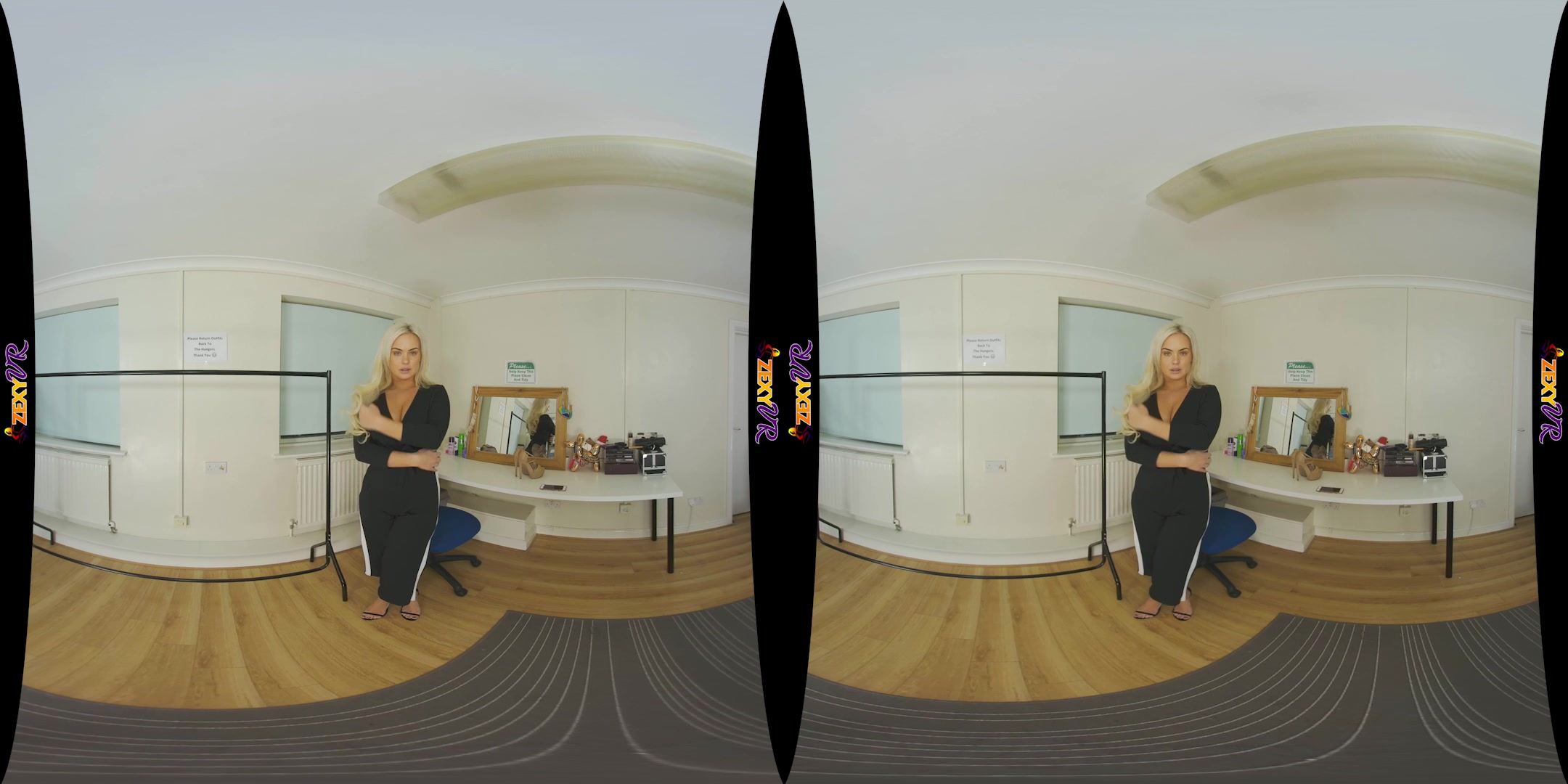 Reflections featuring Louise - ZexyVR