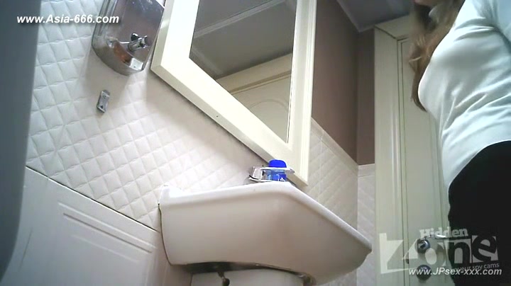 peeping blondes go to toilet.35