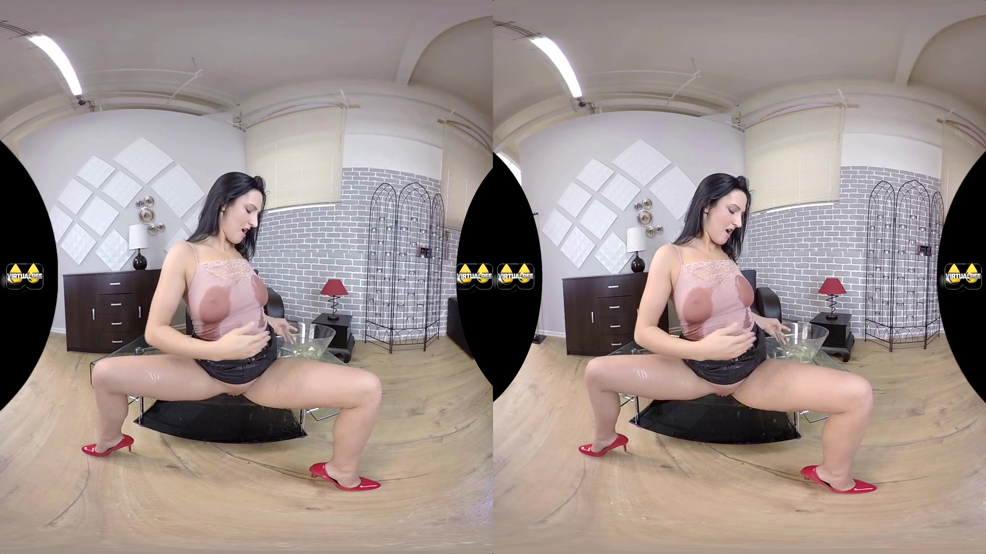 Asdis Loren in Toying and Pissing - VirtualPee