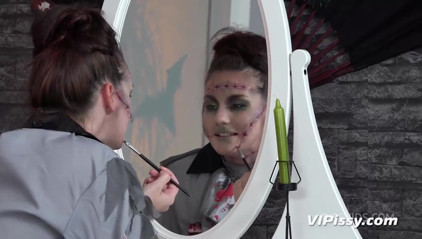 Howling Halloween with Jenifer Jane,Amanda Hill by VIPissy - PissVids