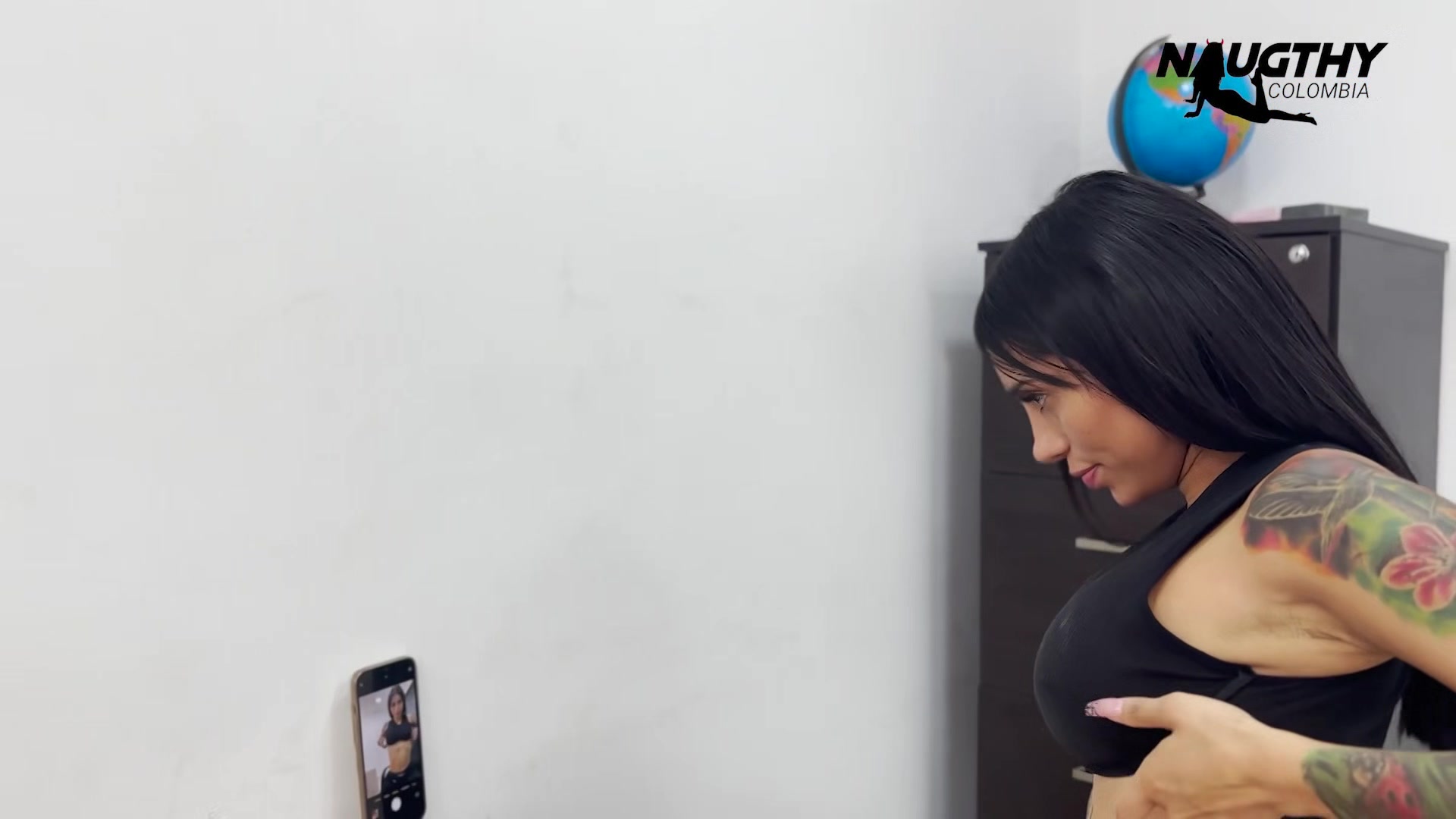 Beautiful Teacher Records A Porn Video In The Classroom - Naughtycolombia