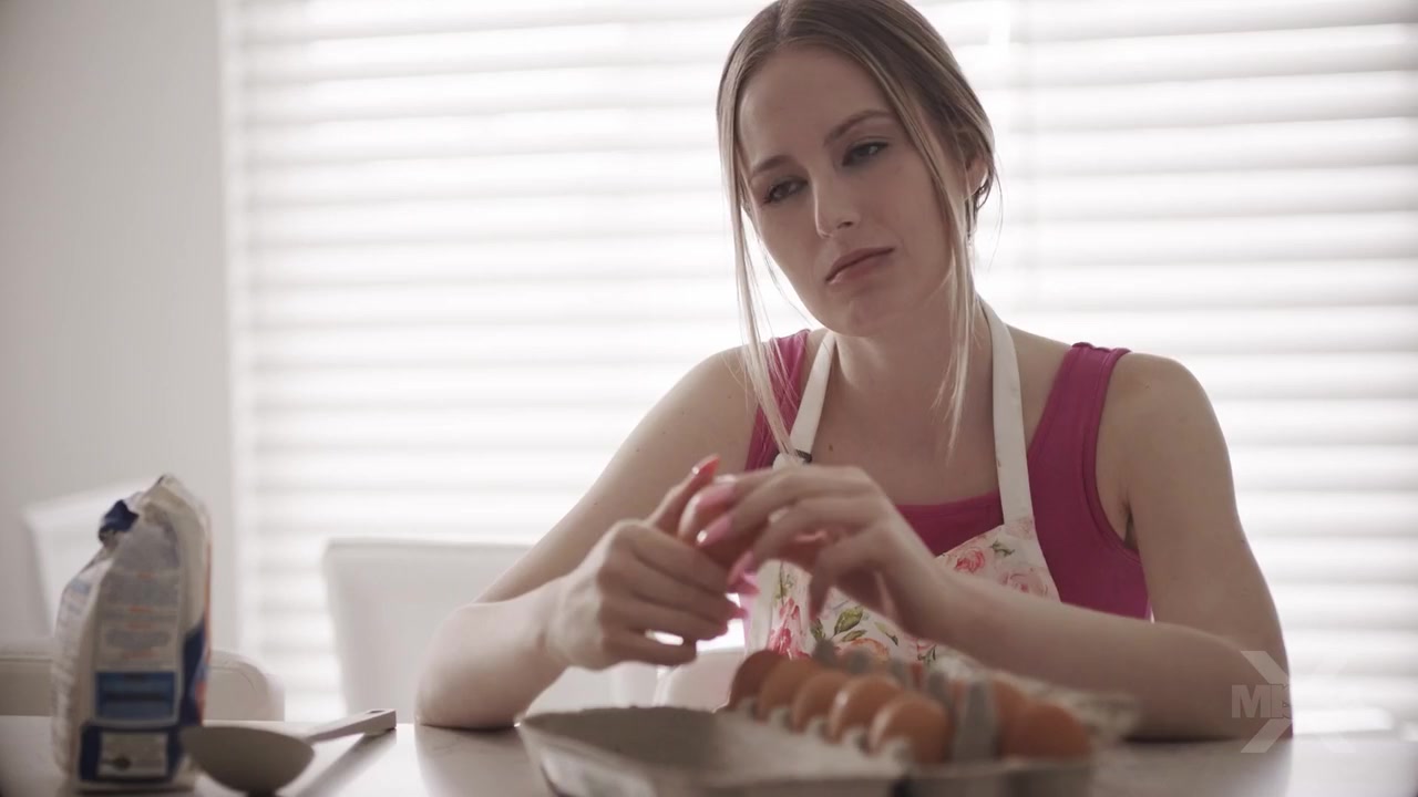 How To Seduce Your Step-daddy With Missa X, Scarlett Sage And Chad White