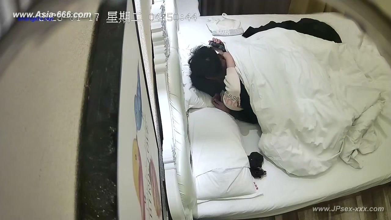 Hackers use the camera to remote monitoring of a lover's home life.594