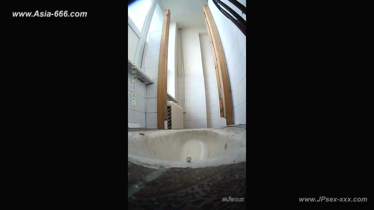 peeping blondes go to toilet.39