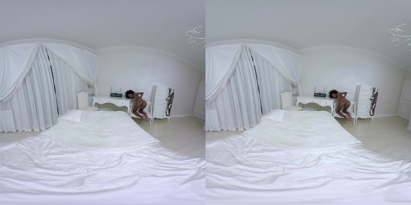 Luna on the Bed