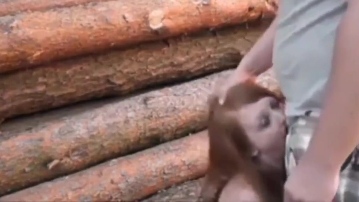 Horny Redhead Babe Gives Deepthroat Blowjob Outdoor