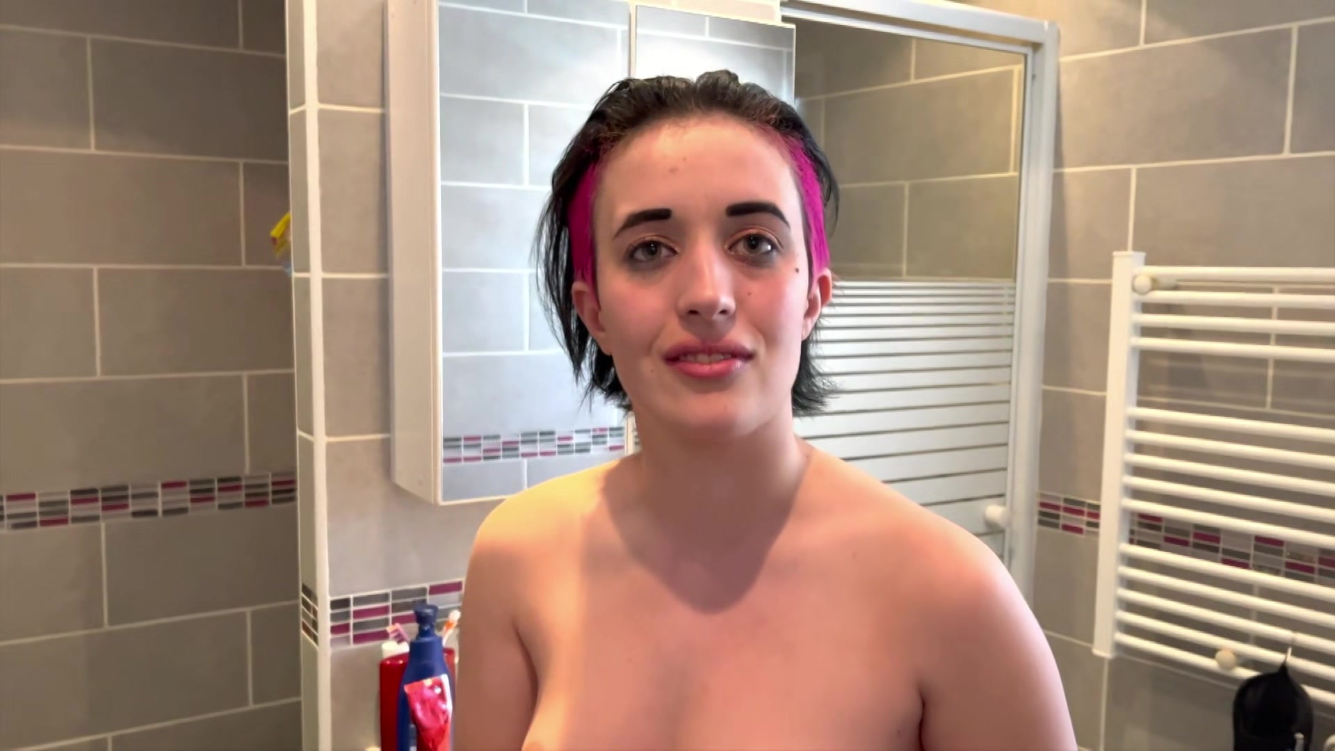 Leila melts for Lexie, with whom she will use many sex toys for new pleasures!