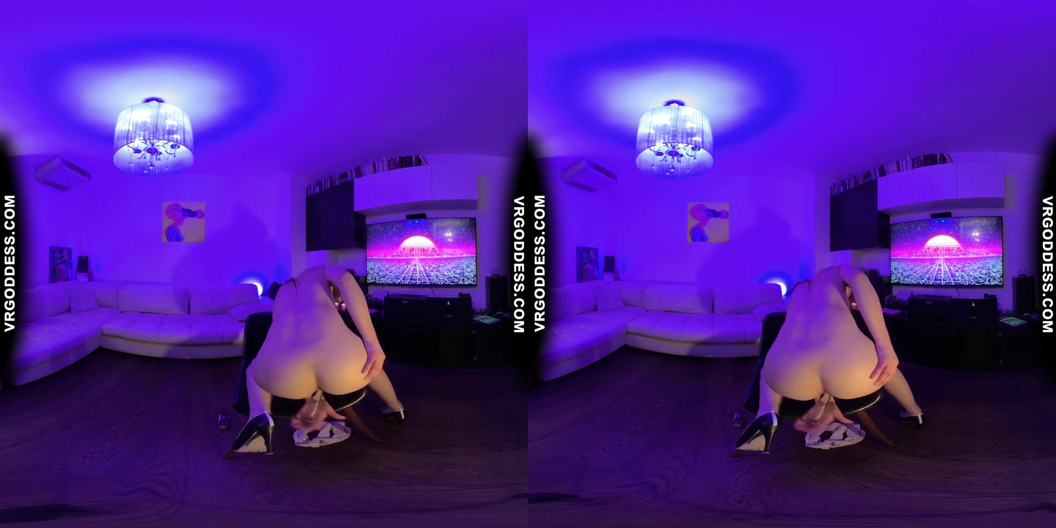 Late Night Striptease Dancer Lea Deep Glass Dildo Masturbation