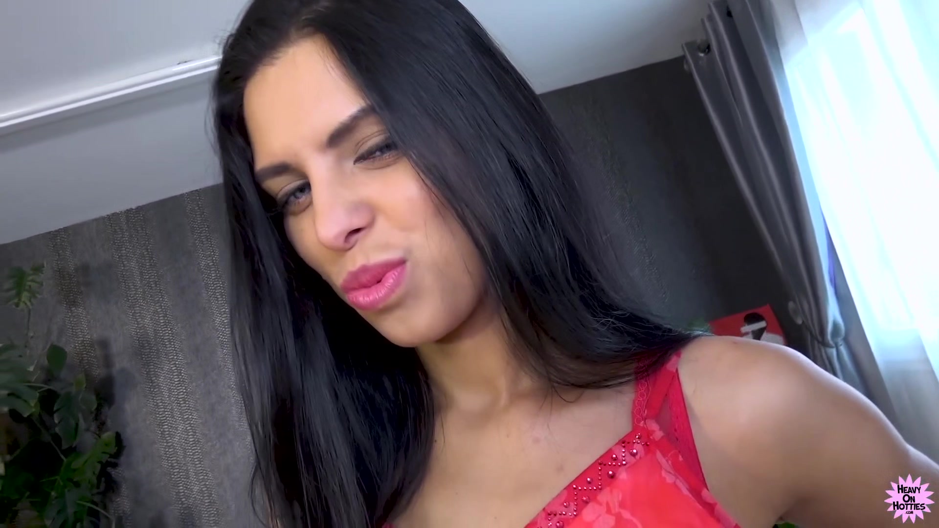 Kira Queen - Hypnotic Tango With Kira Queen - HeavyOnHotties