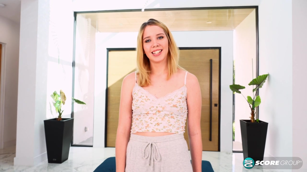 Minnesota cutie talks hockey and masturbates her waxed slit for you.