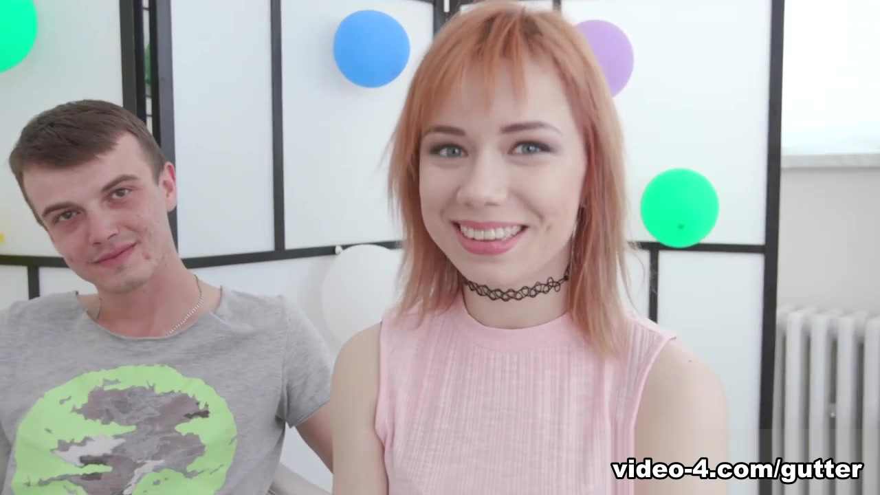 Kira Roller in Petite Wife Takes It Anally - DoTheWife