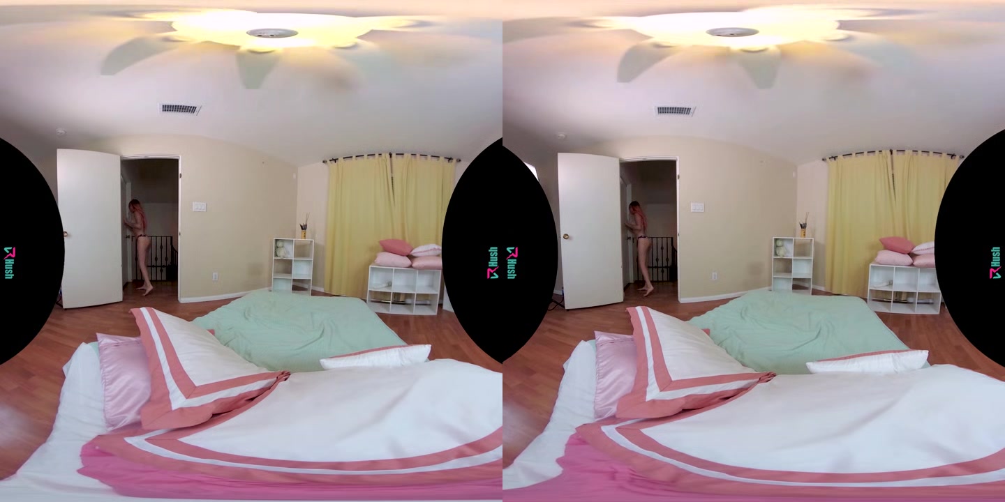 VRHUSH Pamela Morrison gets off with a hitachi vibrator
