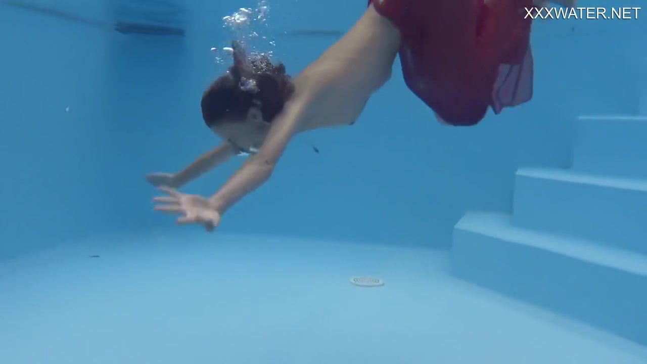 Hermione Ganger - Tiny Skinny Pornstar In The Pool