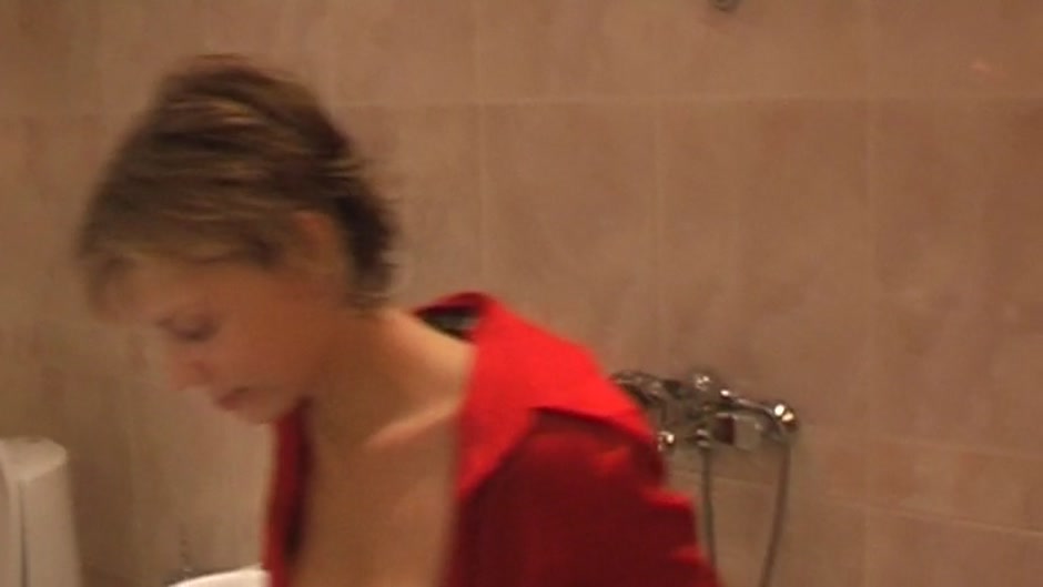 Cofi in amateur sex video of a couple shagging in a toilet