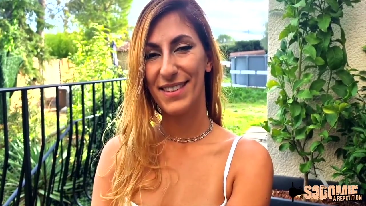 Stella, Une Belle Coquine Qui Se Fait Prendre En Double 15 Min