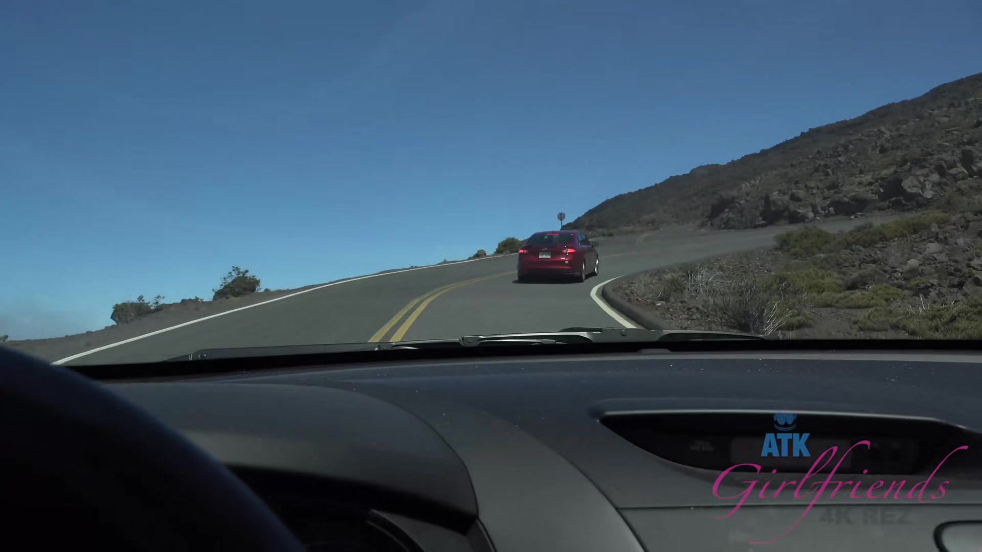 Virtual Vacation On Hawaii With Blonde Piper Perri 3/7