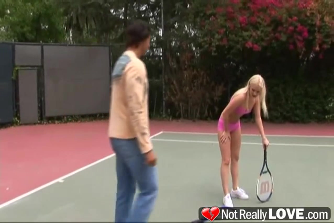 Saana Sativa in MFF trio fuck with tennis coach