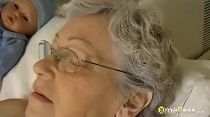 OmaPasS Big Natural Tits Played by Lesbians