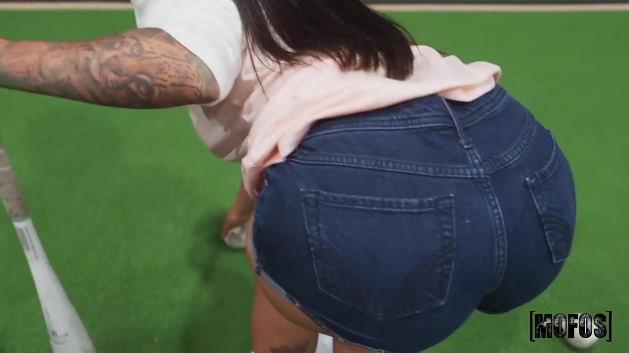 Rides In Reverse Cowgirl In Public - Alice Thunder