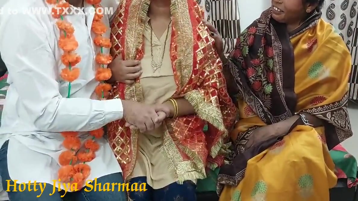 Maa Ke Samne Souteela Baap Ne Beti Ko Chud Diya With Hindi Audio