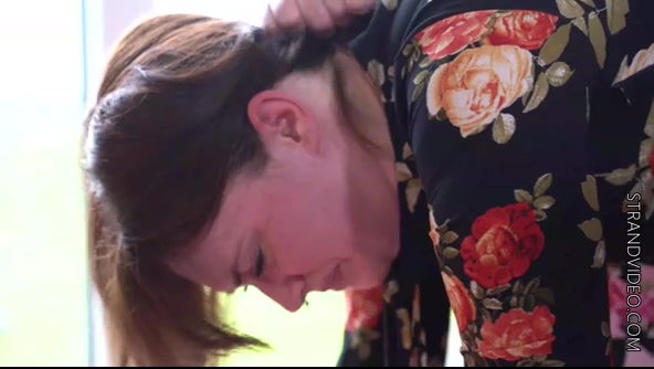 Amy Fox Is Strapped For Cash