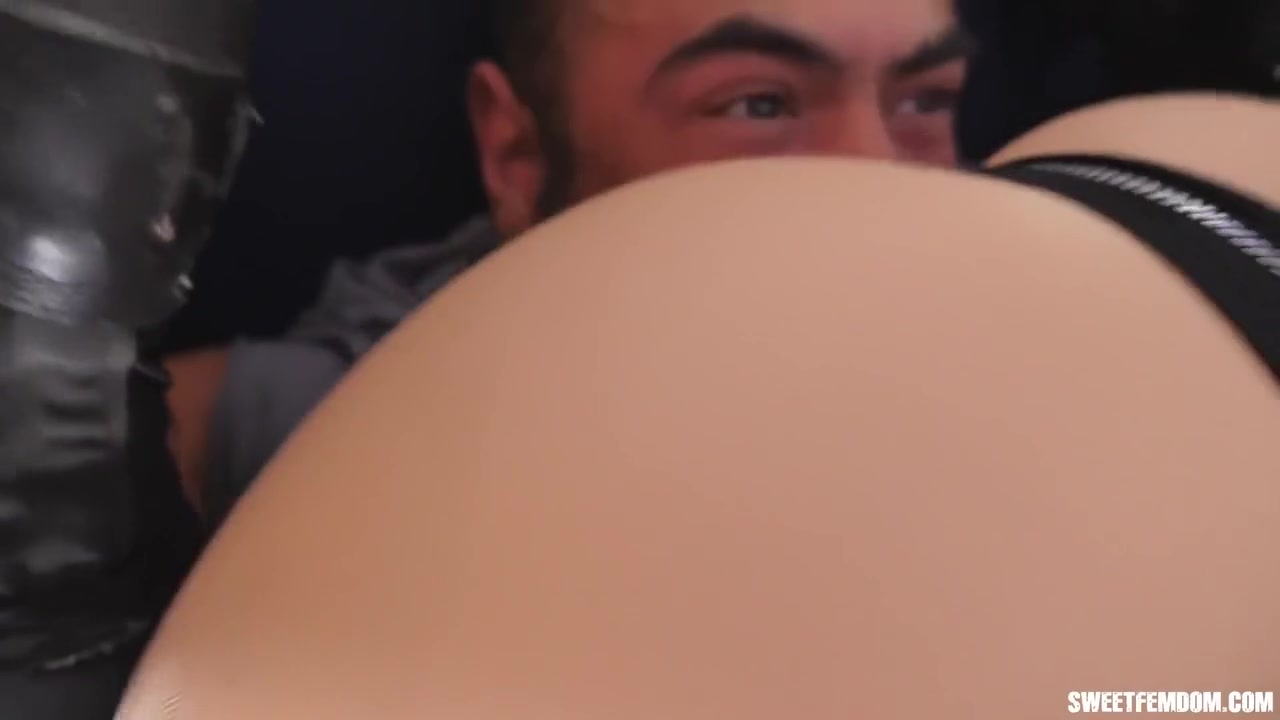 Police Woman Erin Everhart Dominates Cock With Erin Everheart