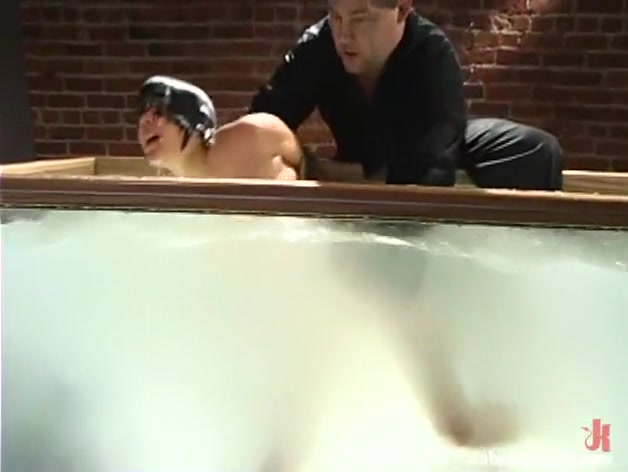 Maya in Waterbondage Video