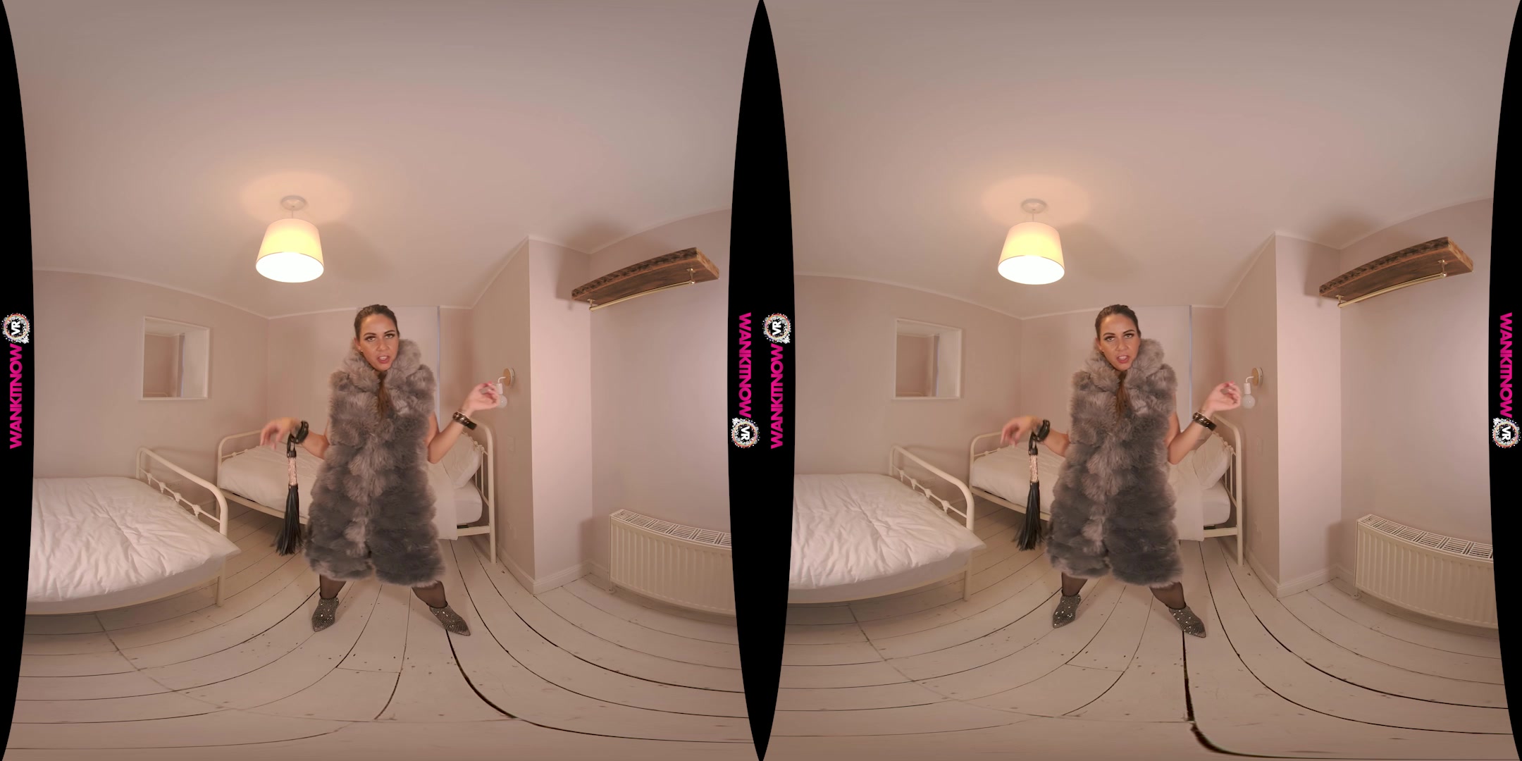 Get Naked featuring Roxxy Lea - WankitNowVR