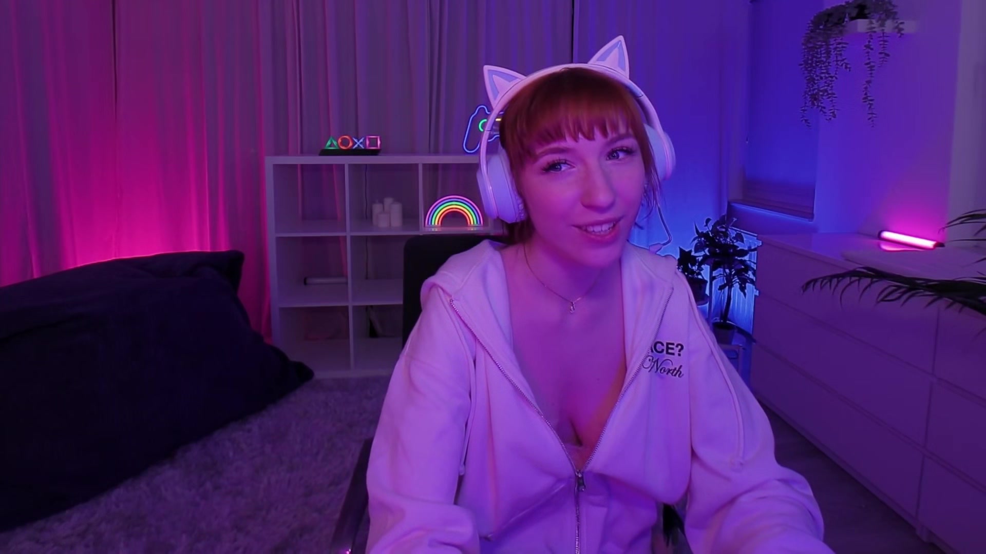 Erotic Gaming Session Starring Lilly Mays
