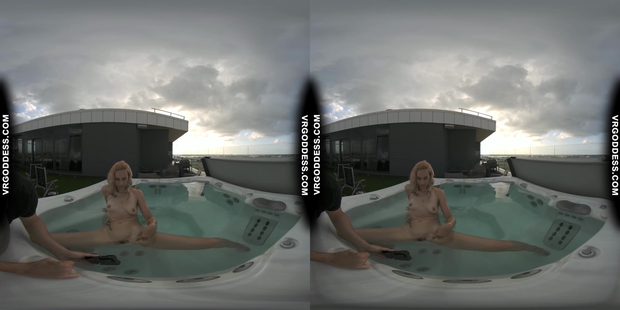 Sexy Mary Jane Using Glass Dildo In Jacuzzi