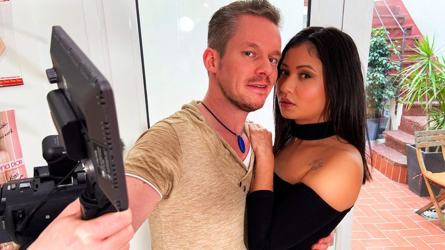 Jade Presley & Max Maynard in Max Maynard Invited Jade Presley For A Fuck Date In Barcelona!