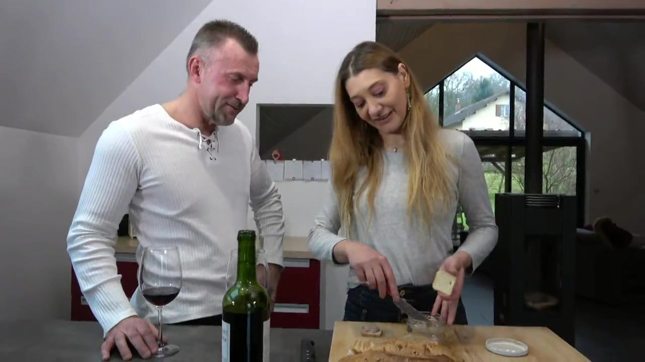 More news with Lyia for Mel, 24 years old! - Jacquie et Michel TV