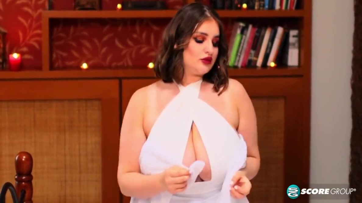 Goddess In The Flesh With Molly Evans