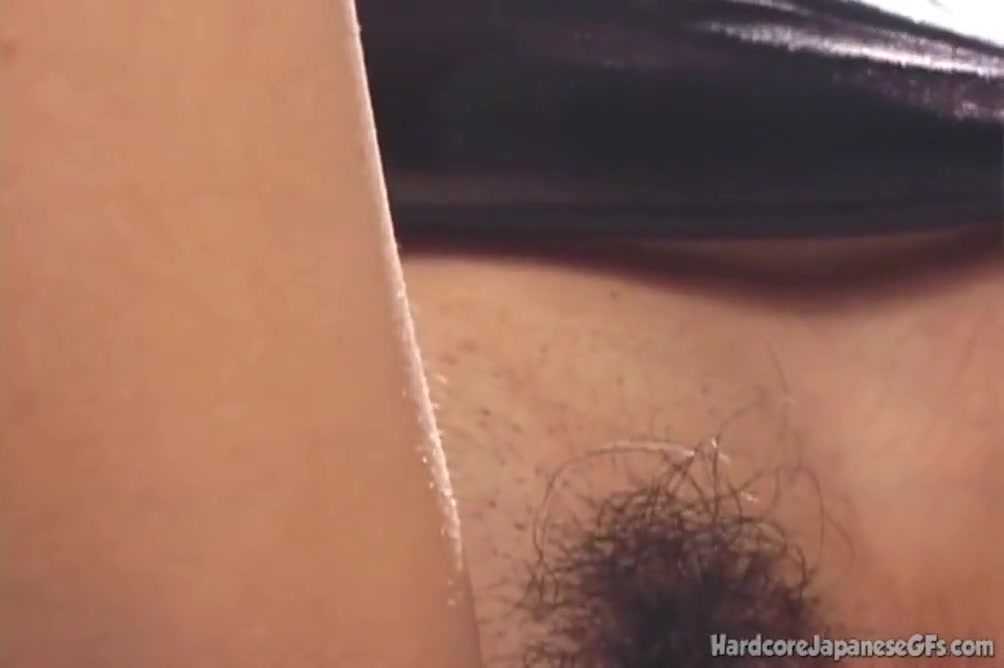 Japanese Babe Slut Fingering Her Hairly Pussy