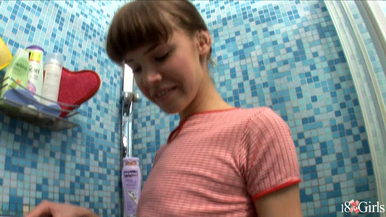 Slutty Juliana Plays With Herself In The Shower