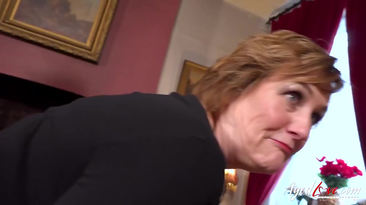 Mature Step mom Gets Gymnastics Lessons From A Hot Trainer