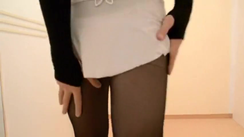 Crossdresser cums on pantyhose