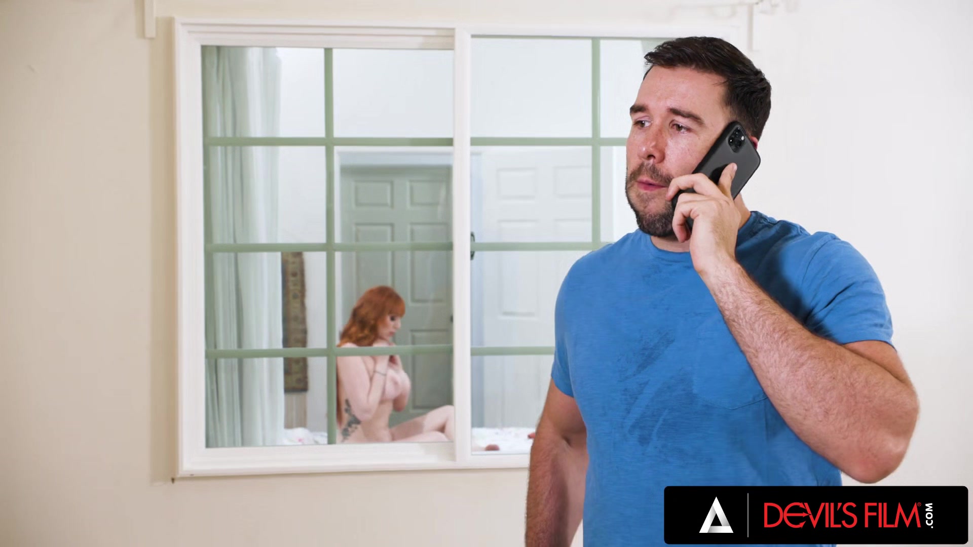 Lauren Phillips Gives A Special Treat To The Handyman With Her Oiled Big Tits