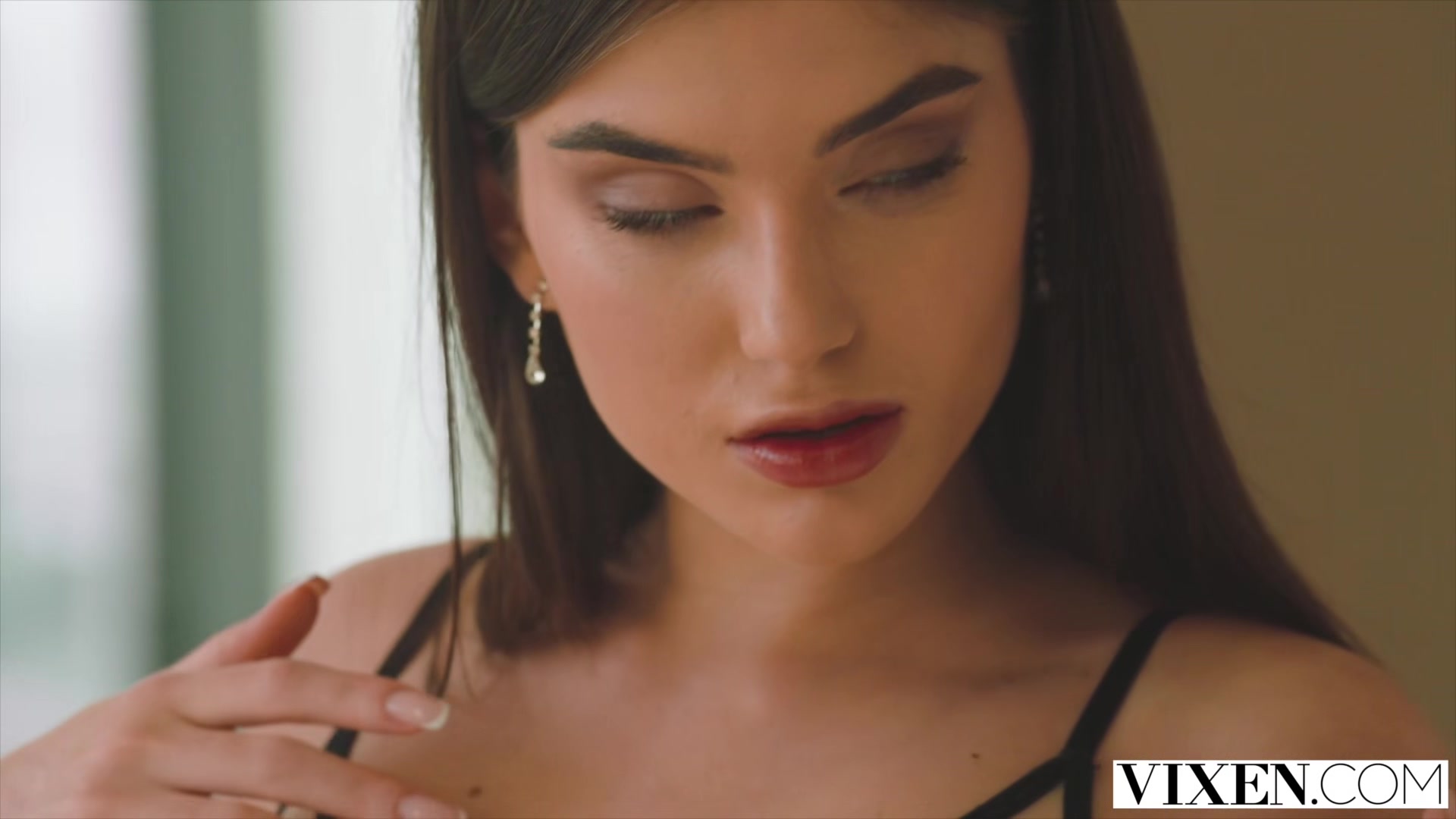 VIXEN Shy brunette Stefany loses all control with Alberto