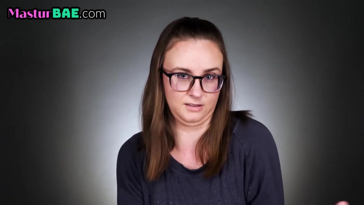Real amateur masturbates with sextoys
